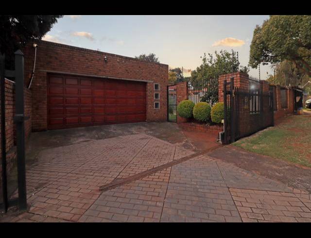 2 BEDROOM HOUSE FOR SALE IN ZWARTKOP